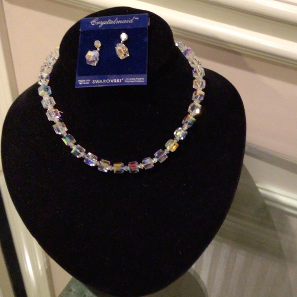 🎁💝NWT Swarovski Crystalmaid clear coloured square dangling earrings - Picture 3 of 3